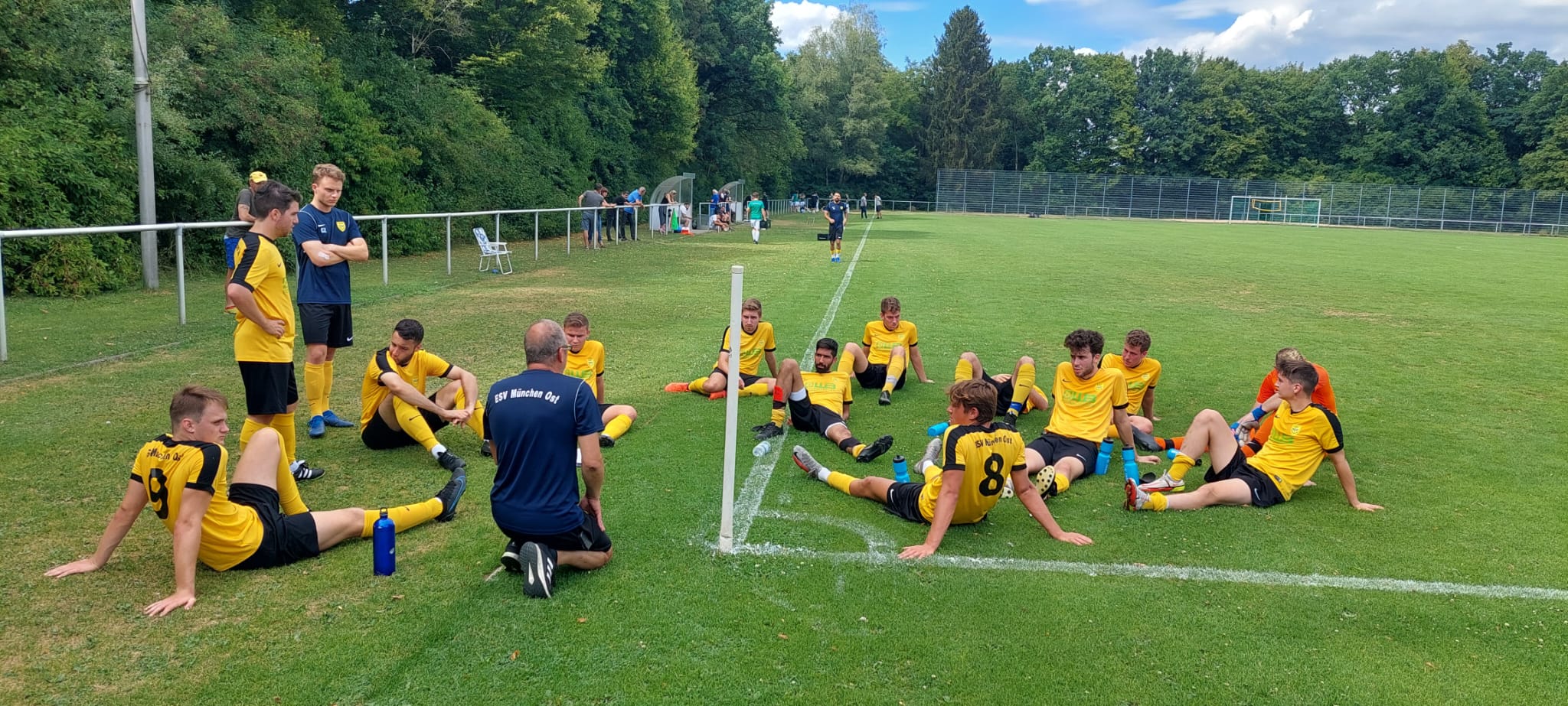 Pokalspiel ESV - TSV Turnerbund halbzeitansprache